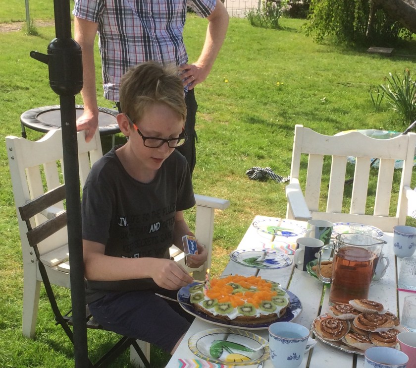 09779BD0-FE12-4DE8-A907-B4B99F0EDA4E