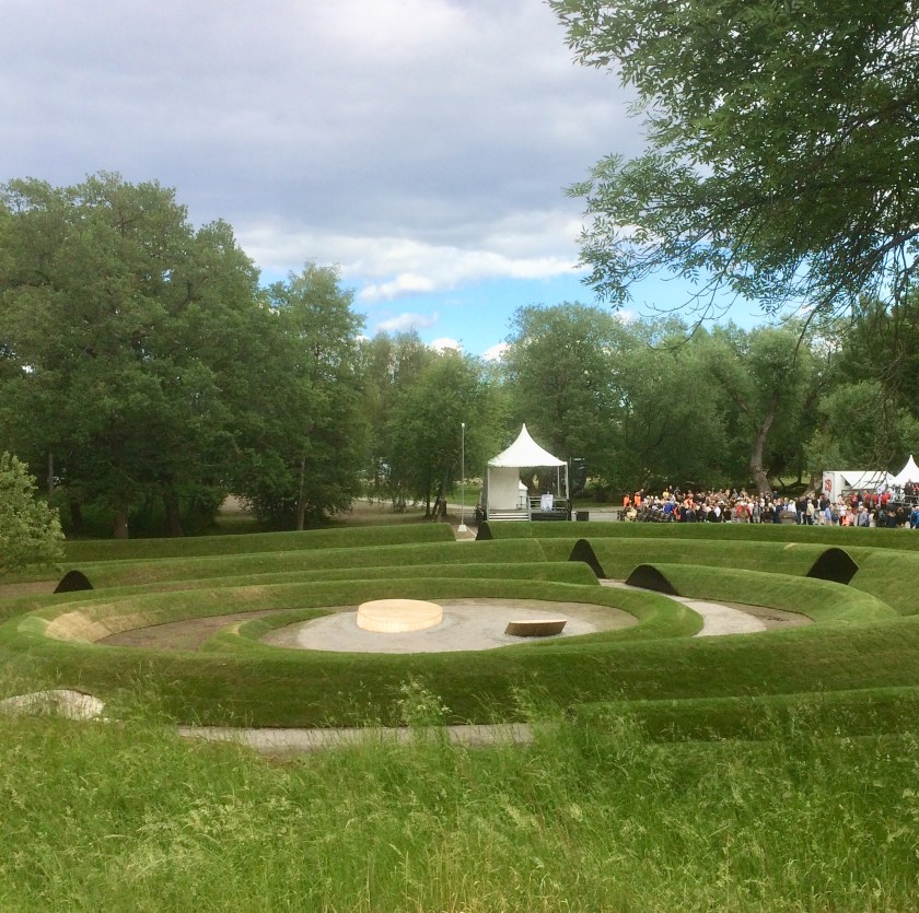 0C43F558-AA96-40A0-90E2-1A170E0F5358