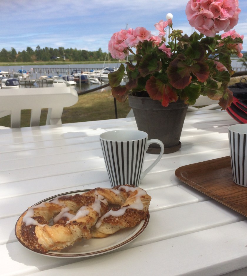 7B2484F5-D22F-4840-8AC4-9F977E2EFD6A