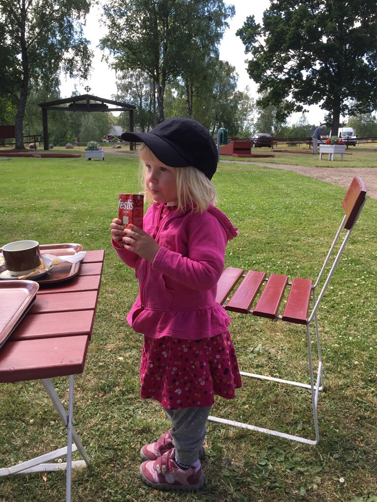 A4ECF5FE-B718-4AA7-BA4B-FE940C5AAF53