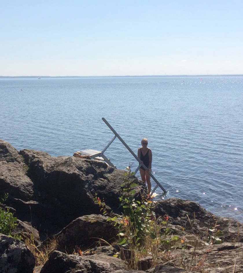 8FF7B516-40AE-4DB8-859B-086A63BE4921