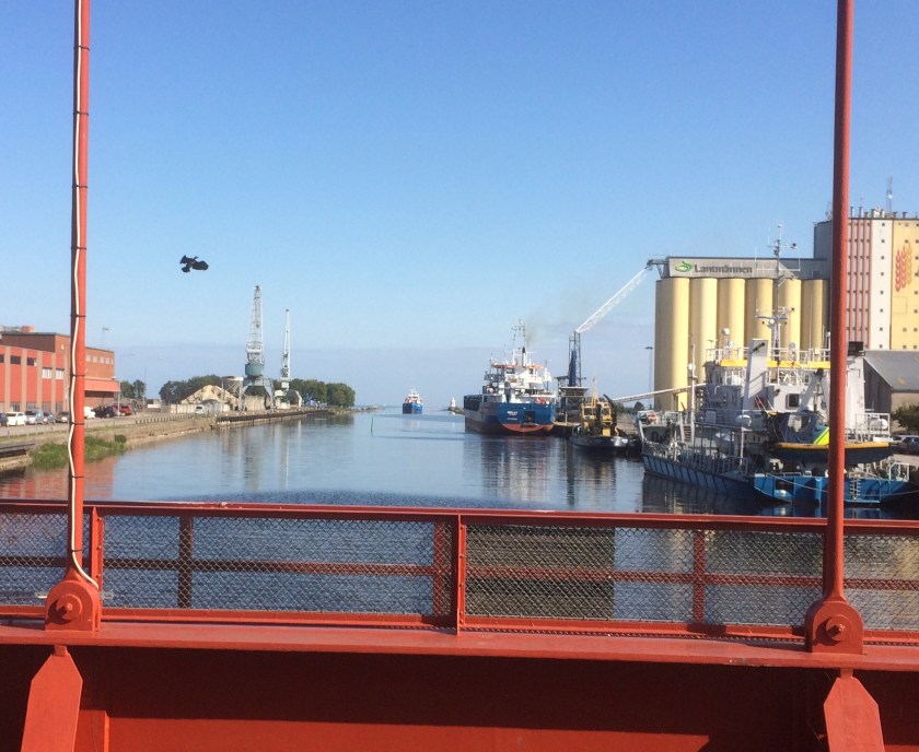 E7FC7F1B-3679-4CD0-9BC6-A76011F6E997