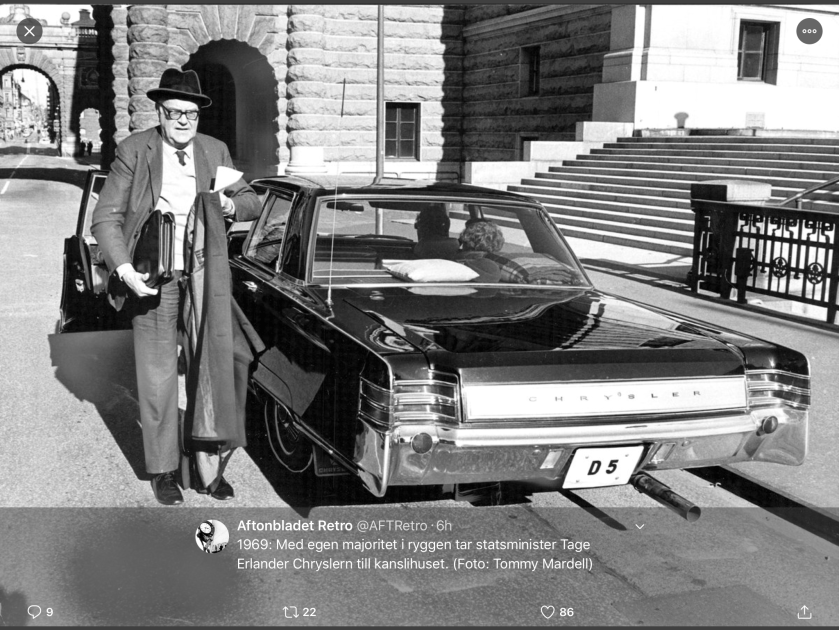 EFC00300-DC0E-447B-B1B7-BDA8BAD137E8