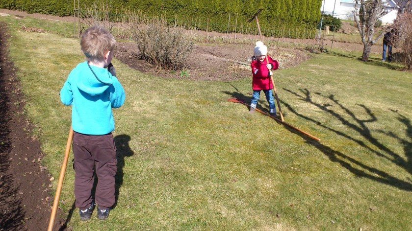 9EE5287D-5301-4444-8E8A-45BDEAE3F65F