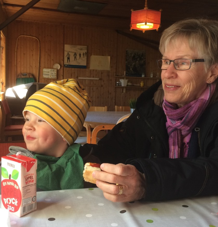 04F9DFEF-54E7-498F-BDD3-656FF35BE4FC