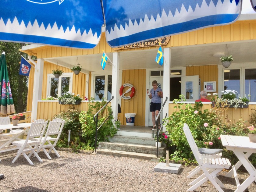 D8D6BD4C-382F-4366-899D-006D31CF6BAC