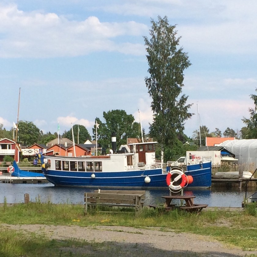 DC045F4F-A570-40CC-A8C5-B5957D460F1A