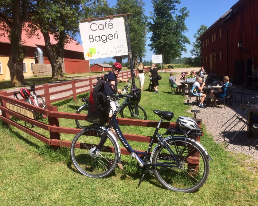 F45D79A5-B85A-415A-AEF9-4444047BEE6E