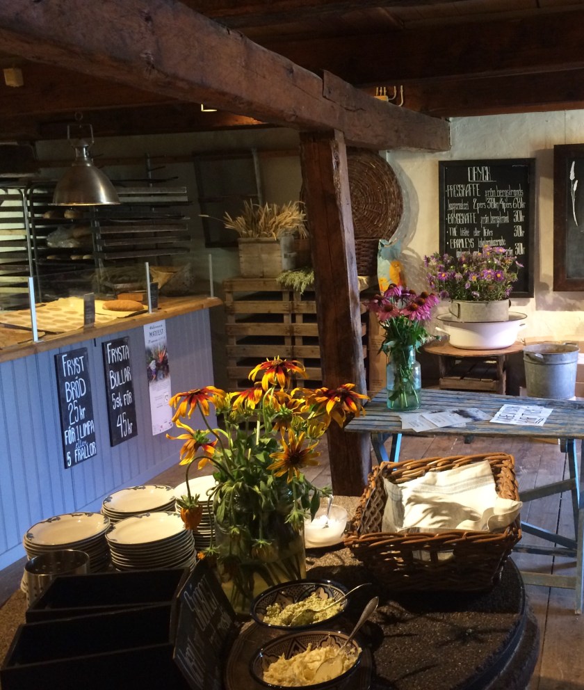 3CCE3E6B-6403-4468-A0A7-DD77BDE85F35