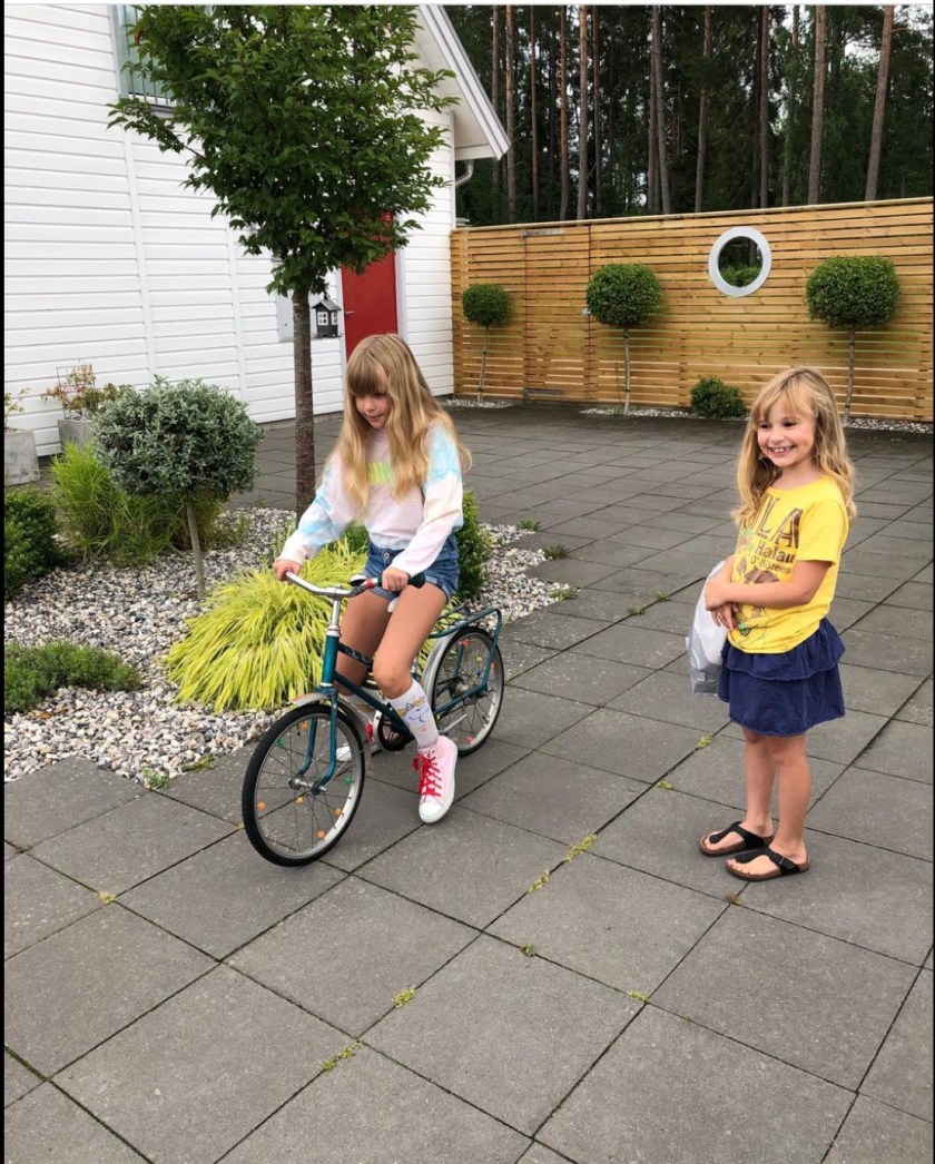 7BC8E436-CF7D-476E-BA0A-3BC694047F83