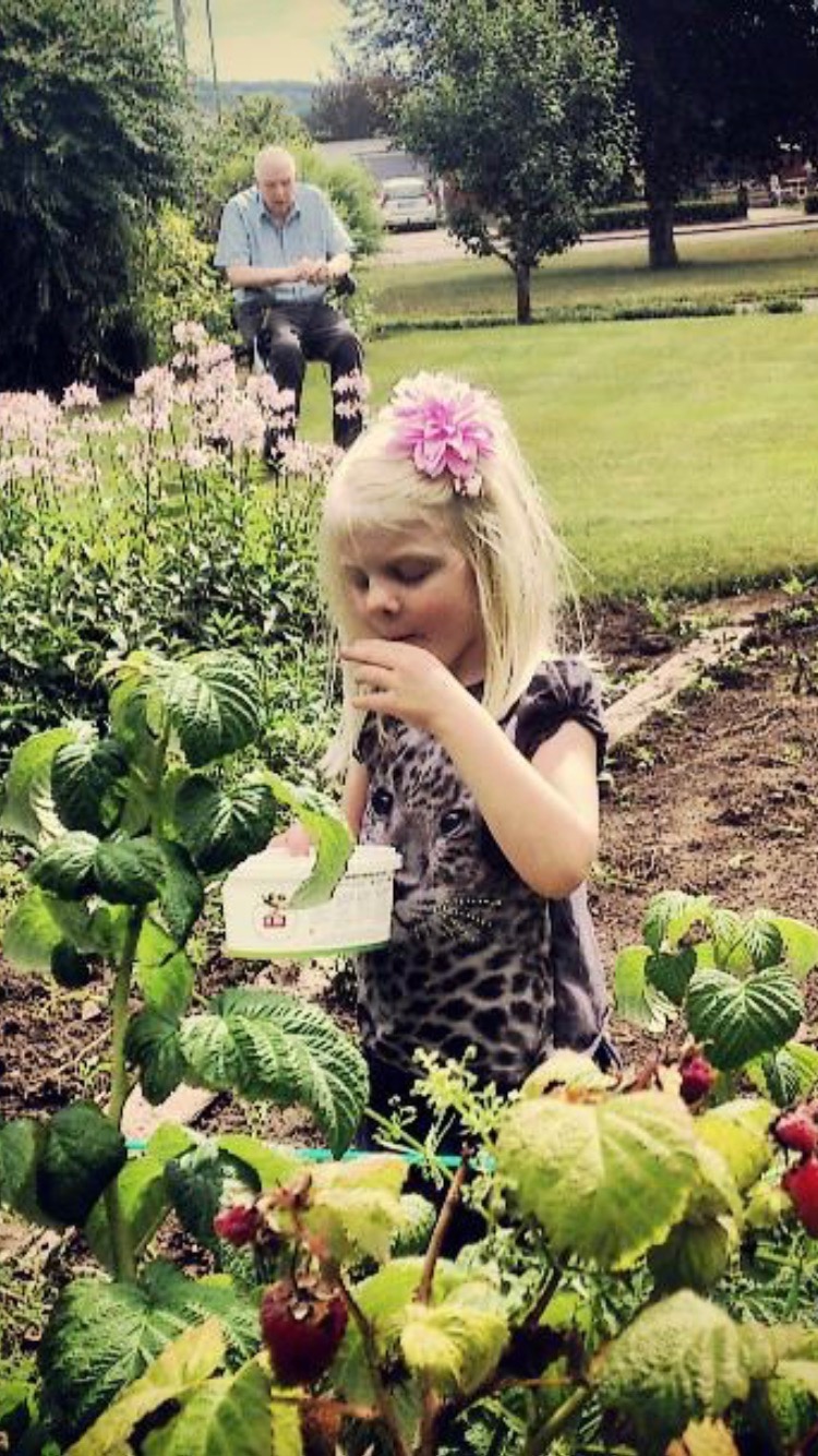 ABA86AAB-5225-43A9-89E0-1D7B38E82D04