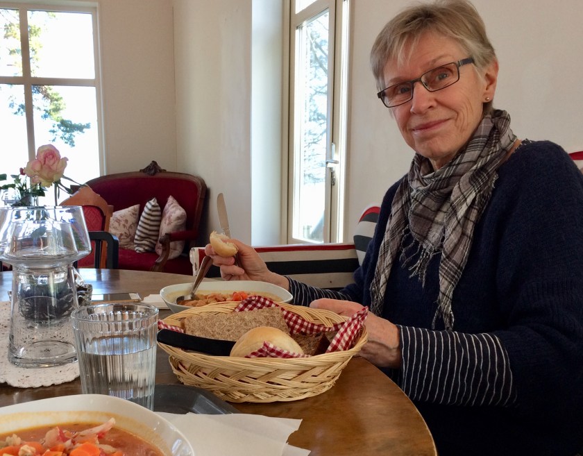 EAF695E7-8012-4569-A7A2-AB8E2B7B28C9