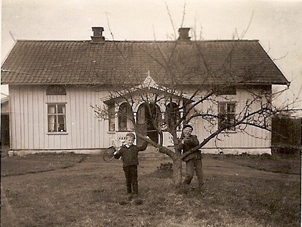 2AAA79F7-C155-4561-9572-0A1838F76D0B