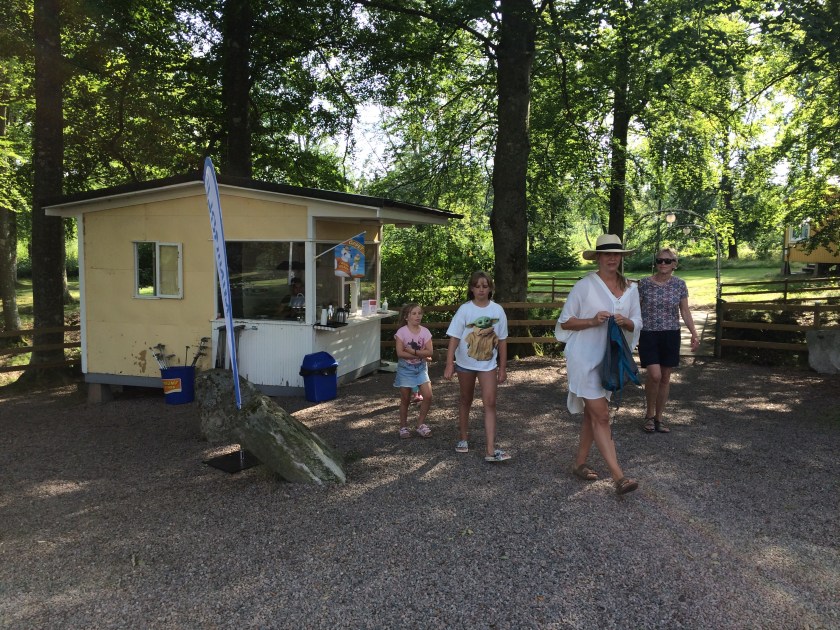 F8F3DBBE-5819-4D53-AC0E-1CDC66546D16